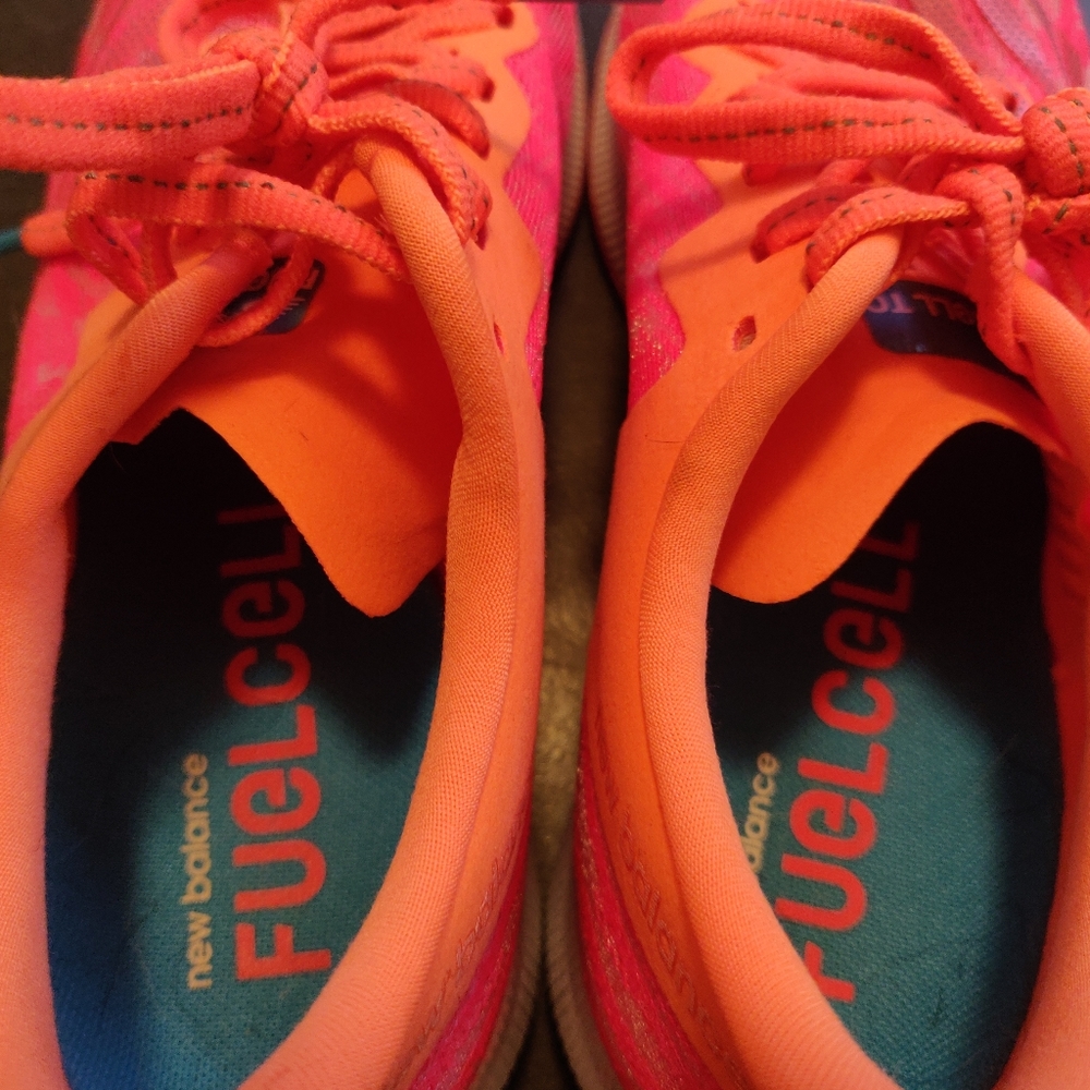 New Balance FuelCell TC Size 6 - Picture 2 of 9